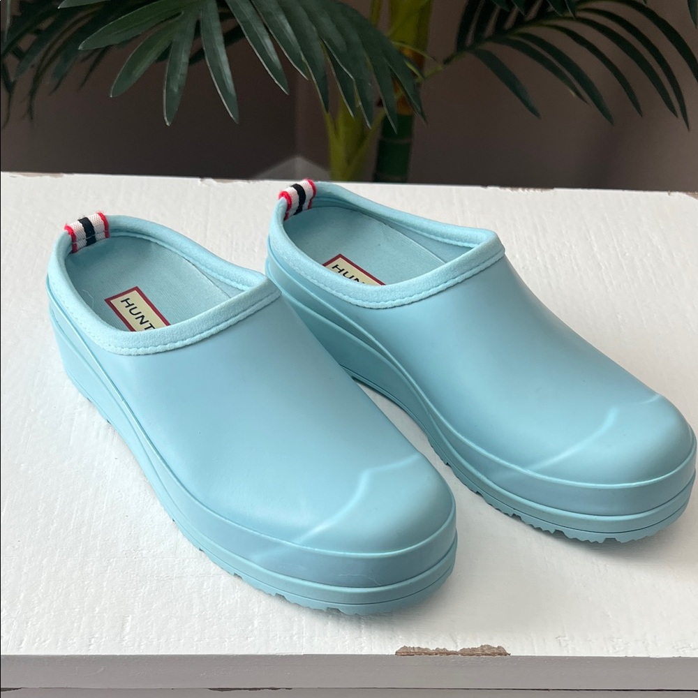 Hunter Play Sky Blue Clogs